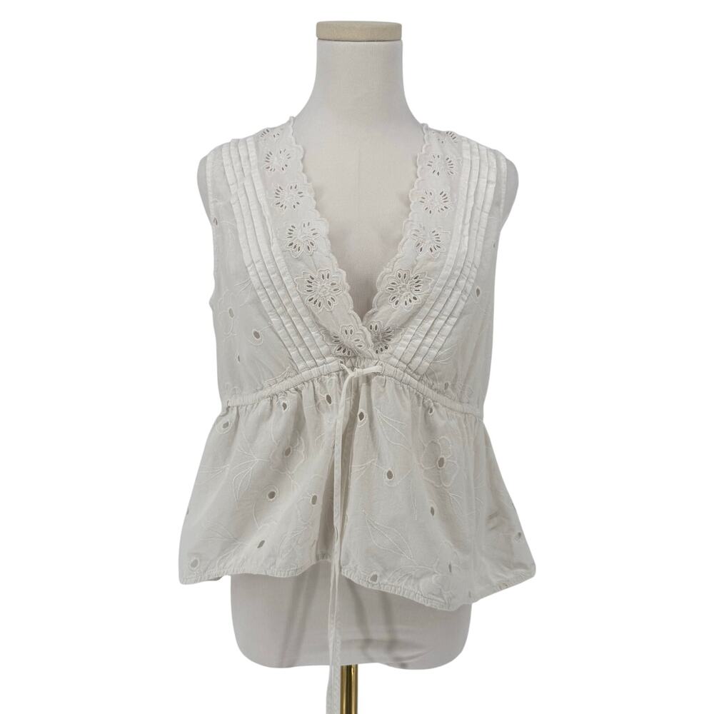 Universal Thread White Eyelet Lace Tie-Front Sleeveless Blouse